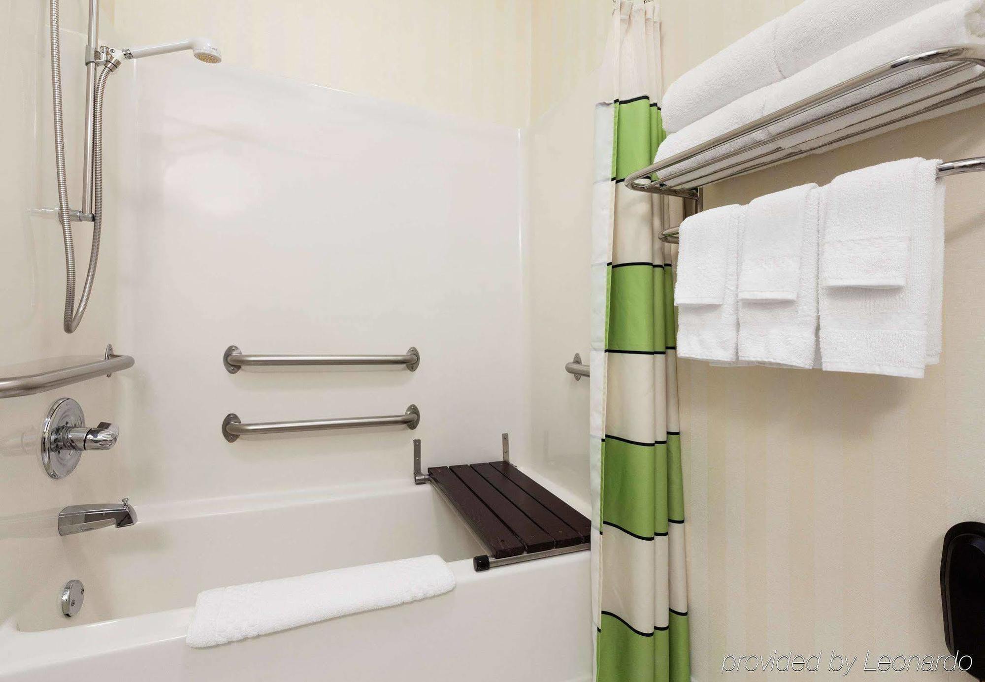 Fairfield Inn & Suites By Marriott Quincy Exterior photo